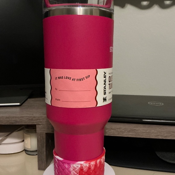 Stanley Valentine’s Day Cosmo Pink Tumbler 40 Oz (Target Exclusive) - Picture 4 of 6